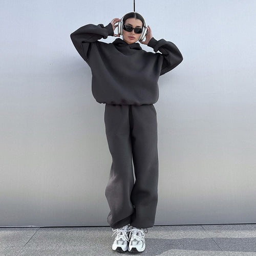 Ensemble de hoodie sportif et de pantalon de jogging pour dames Chic & Stil