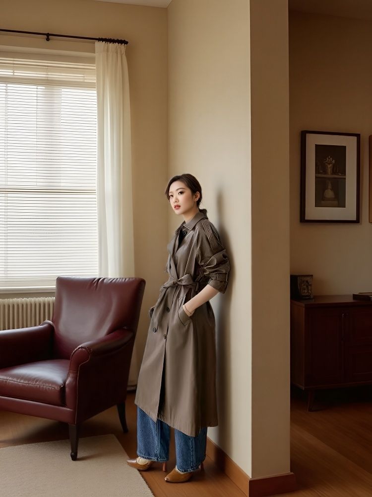 Trendy trench coat for women with belt Lune London