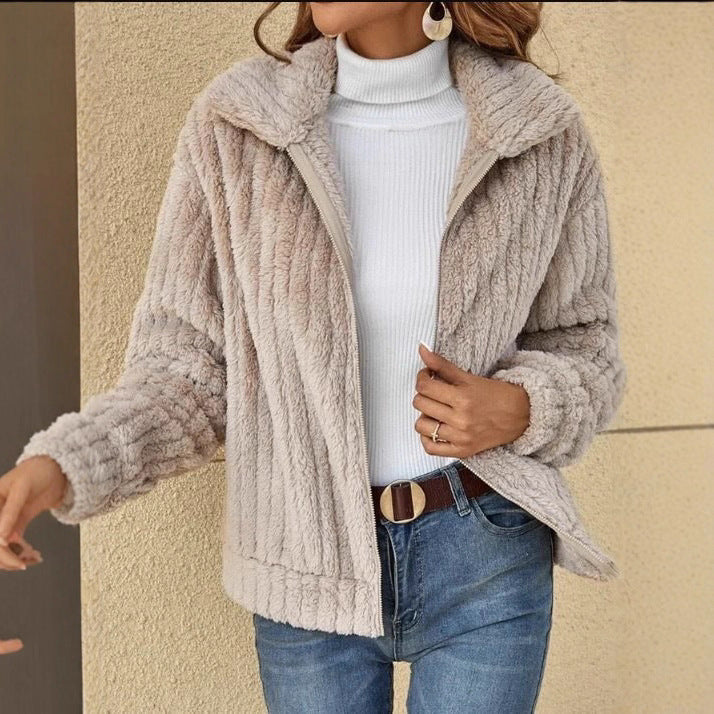 Ladies cozy fleece jacket with zip and hood Lune London
