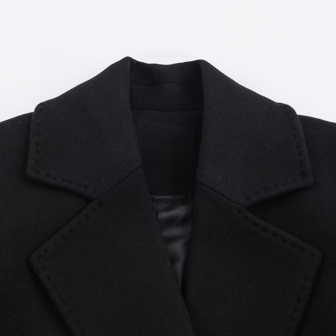 Women's wrap coat made of wool blend with belt at the waist and large patch pockets Amarae