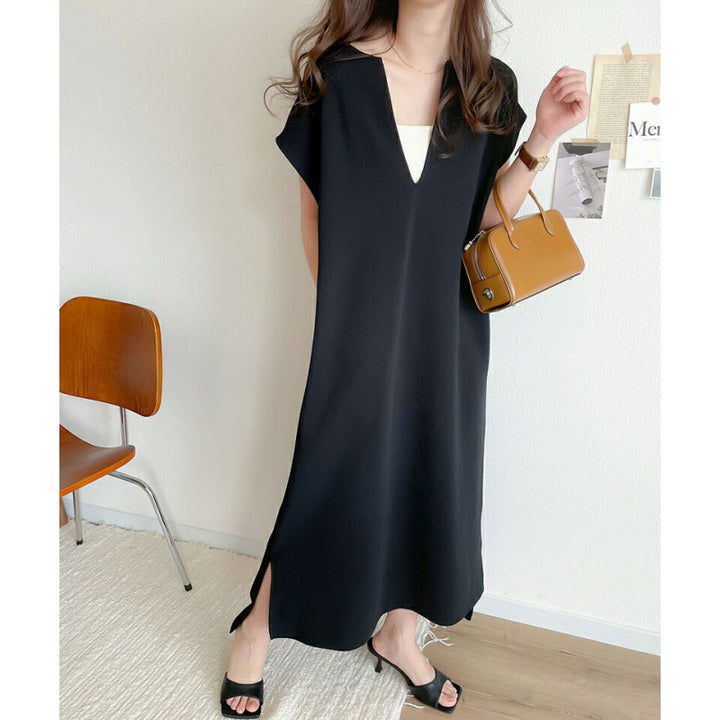 Robe midi pour femmes avec un innovative col en V et des poches latérales pratiques Chic & Stil