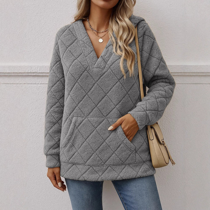 Ladies soft fleece sweater with V neck Lune London