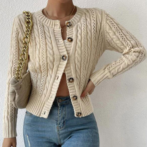 Gilet pour femmes avec un motif en câble de haute qualité et des boutons brillants Chic & Stil