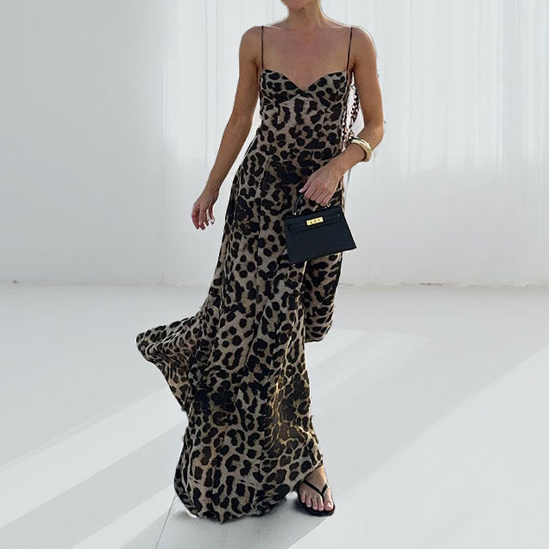 Robe maxi femme avec décolleté plongeant et élégant imprimé léopard Chic & Stil