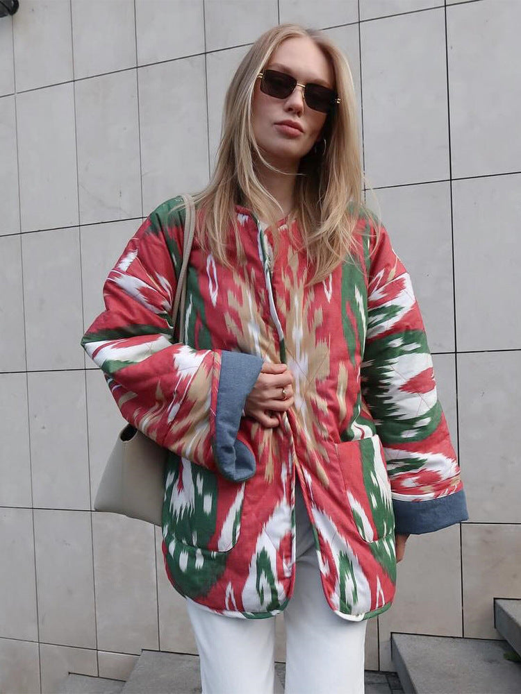 Women's quilted kimono jacket with ikat print, oversized cut and contrasting cuffs Amarae