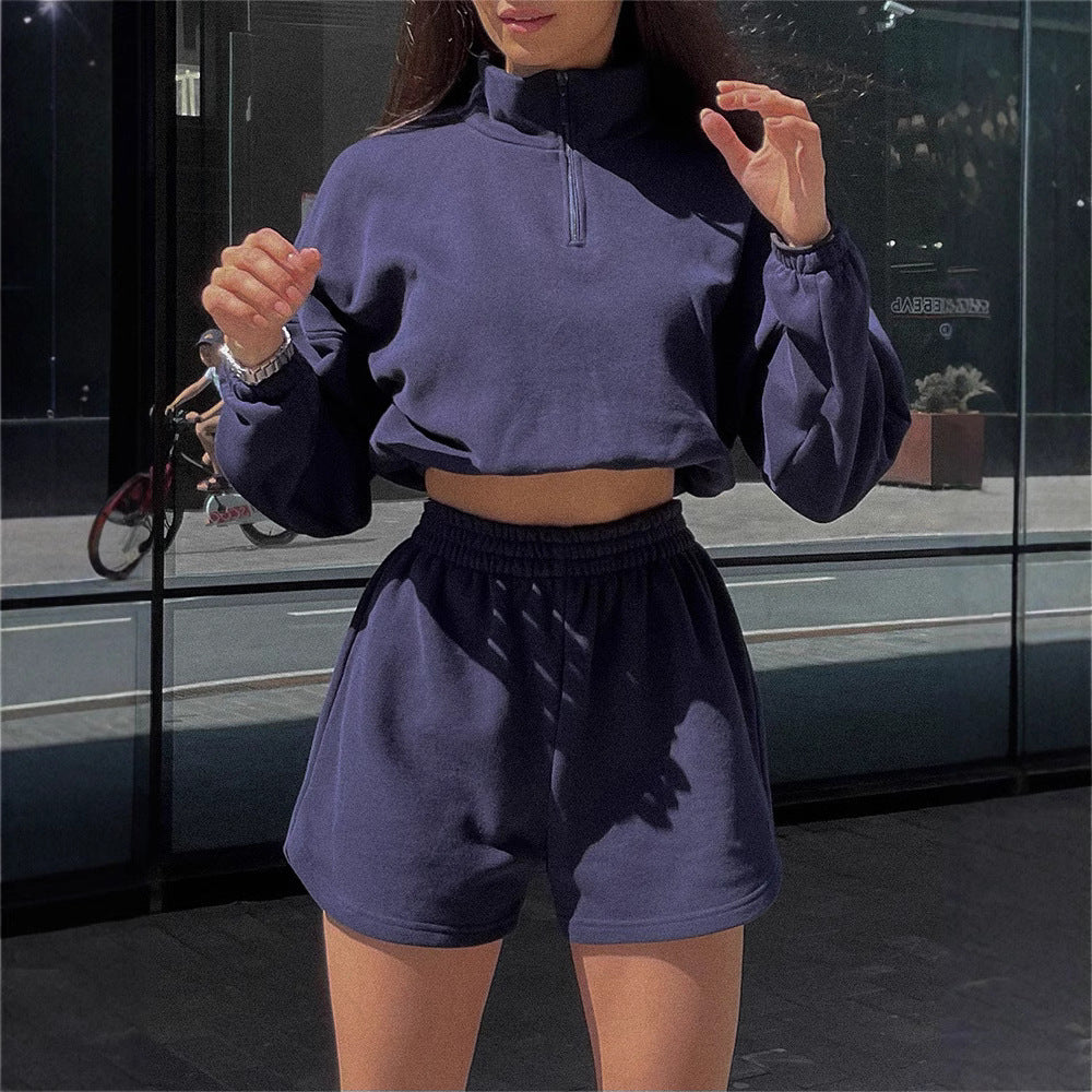 Lune London short-sleeved sports set for women with high collar and elastic waistband