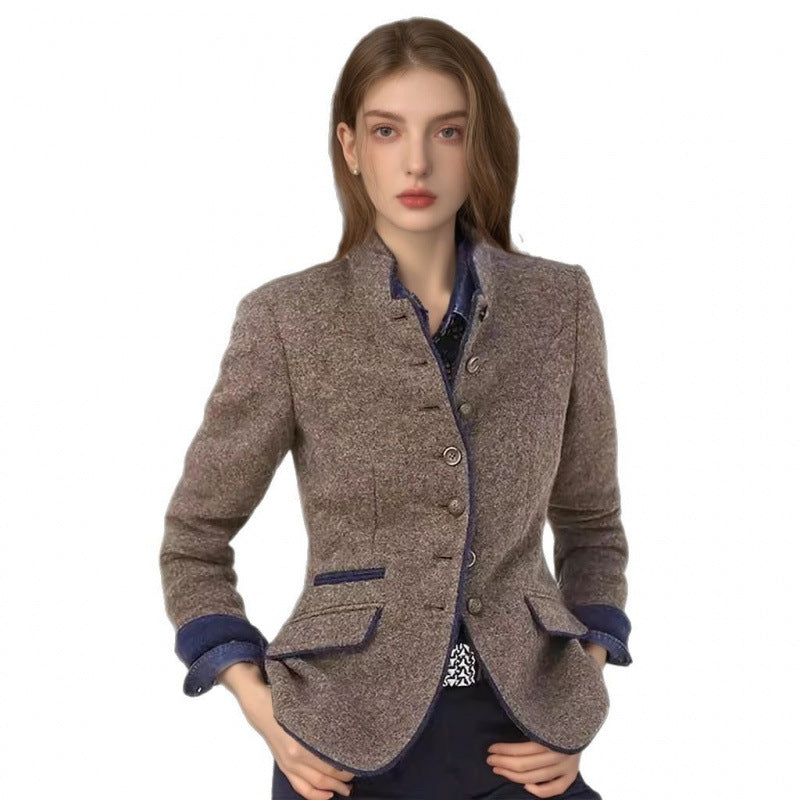 Elegant wool jacket for women with button details and chic cut Lune London