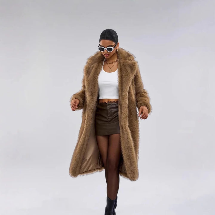 Ladies Elegant Fur Coat with Large Pockets Lune London