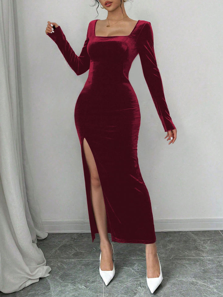 Robe maxi en velours pour femmes avec décolleté en V profond et fente élégante Chic & Stil