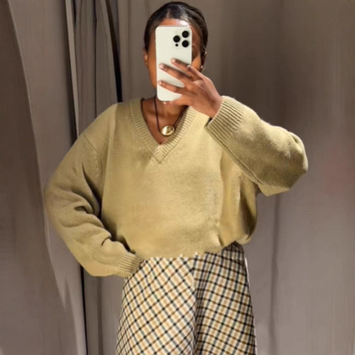Women Oversized V-Neck Knit Sweater with Ribbed Hem Amarae