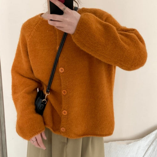 Cardigan confortable pour femmes avec détails de boutons et coupe ample Chic & Stil