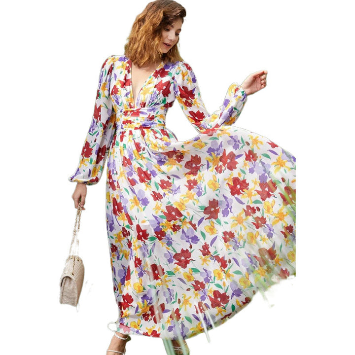 Maxi dress for women with fluid cut and romantic floral pattern Lune London