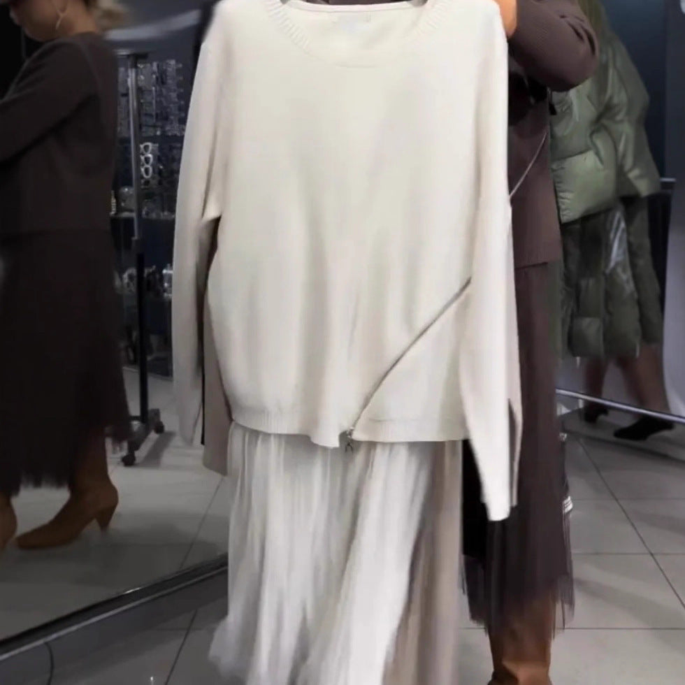 Women's trendy, asymmetrical sweater with draping Chic & Stil
