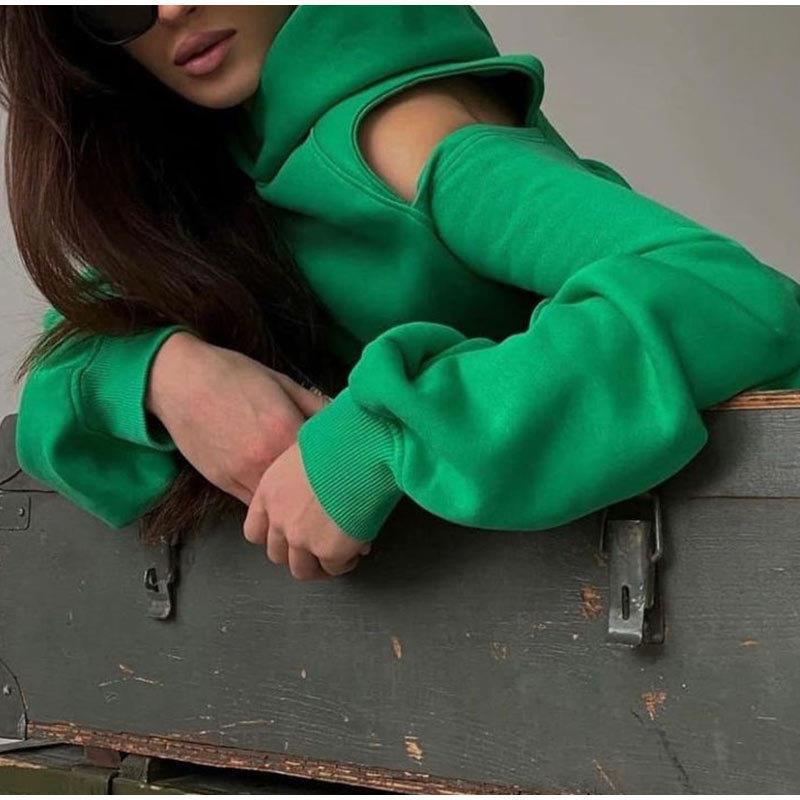 Haut de sweat à capuche stylé pour femmes avec épaules dénudées et coupe loose Chic & Stil