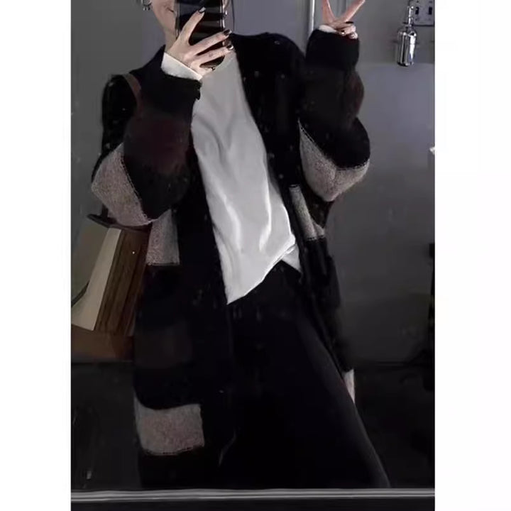 Ladies Long Knit Cardigan with Chic Geometric Pattern and Style