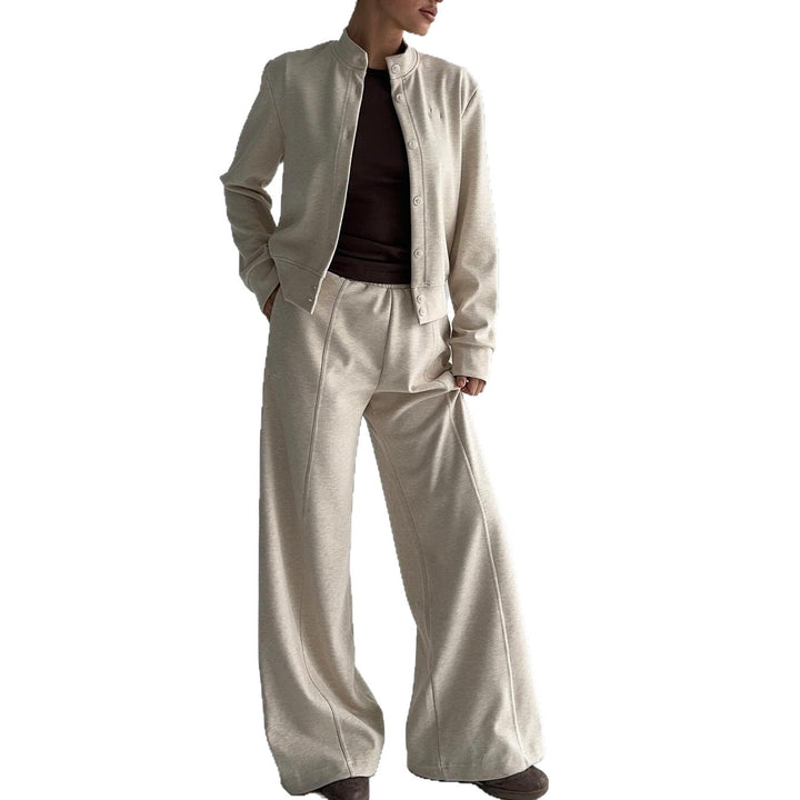 Casual women's jogger set with loose fit and comfortable top Lune London