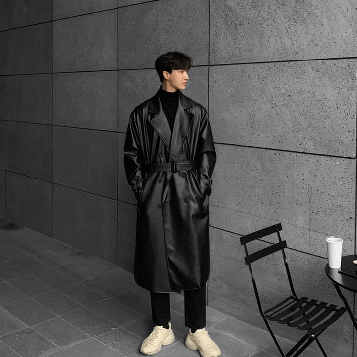 Stylish Long Coat for Men in High-Quality Synthetic Leather with an Elegant Cut Lune London