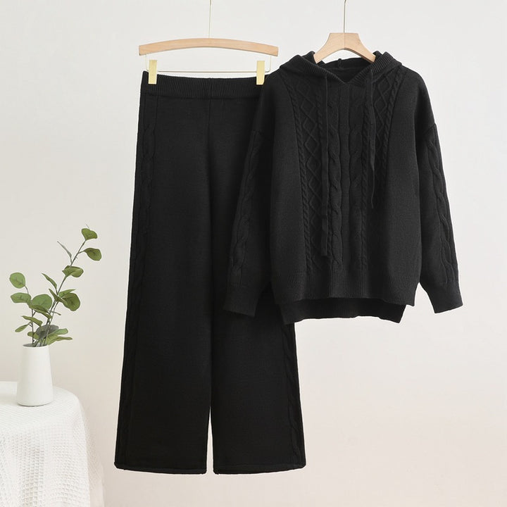 Lune London casual knitted loungewear set for women with hood and wide legs