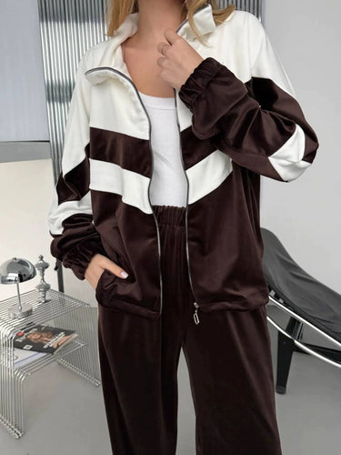 Women's Sporty Two-Piece Set with Fashionable Jacket and Loose Pants Chic & Stil