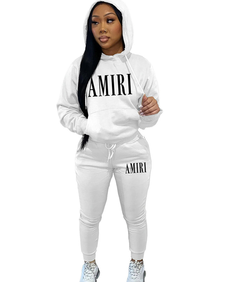 Ladies jogging suit with modern logo Lune London