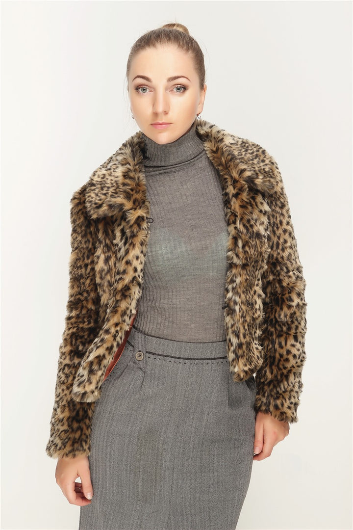 Ladies short jacket made of synthetic fur with a tailored cut, lapel collar and concealed closure Amarae