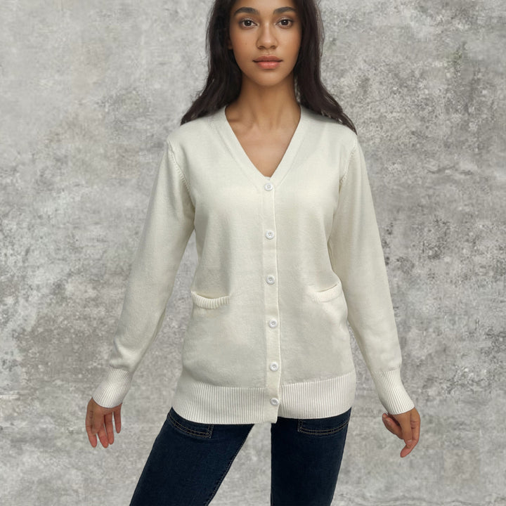 Cardigan pour femmes avec motif à côtes fines et poches pratiques Chic & Stil