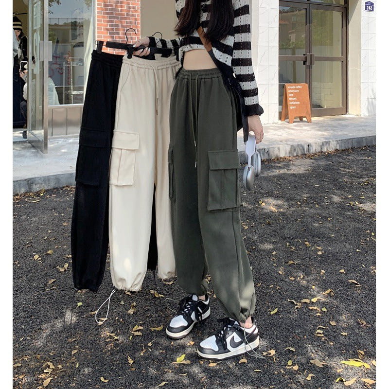 Women's cargo pants with side pockets Chic & Stil