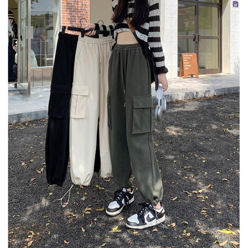 Women's cargo pants with side pockets Chic & Stil