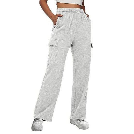 Versatile cargo pants for women with elastic waistband and numerous pockets Lune London