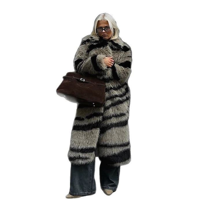 Women Oversize Faux Fur Coat with Striped Maxi Cut Amarae
