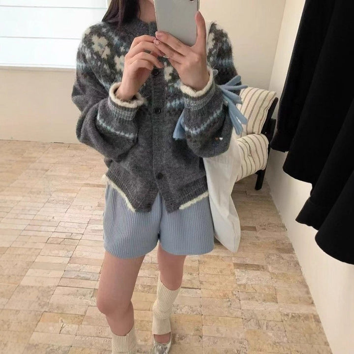 Cardigan pour femmes à motifs avec accents colorés Chic & Stil