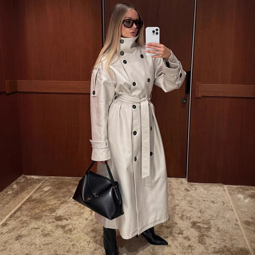 Manteau trench élégant pour femmes avec larges revers et poches pratiques Chic & Stil