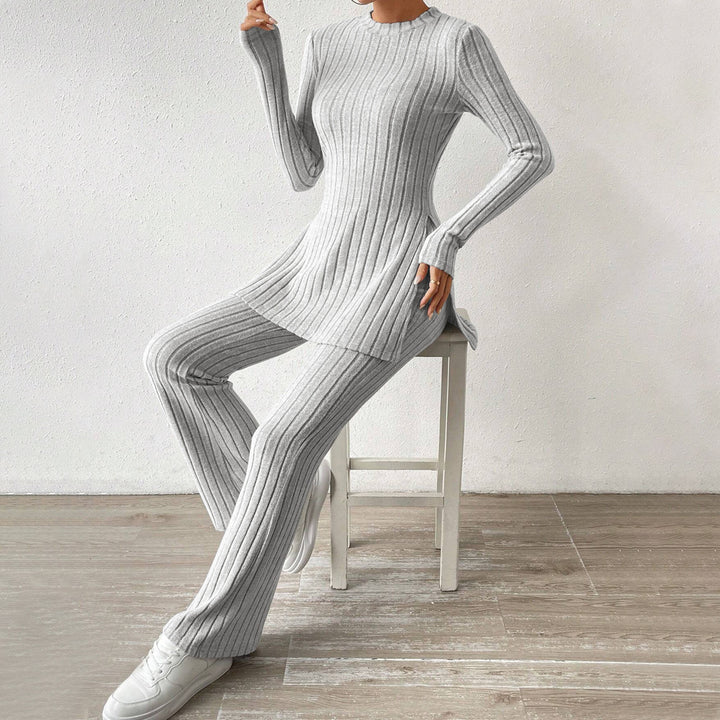 Costume tricot femme avec manches longues élégantes et coupe à la mode Chic & Stil