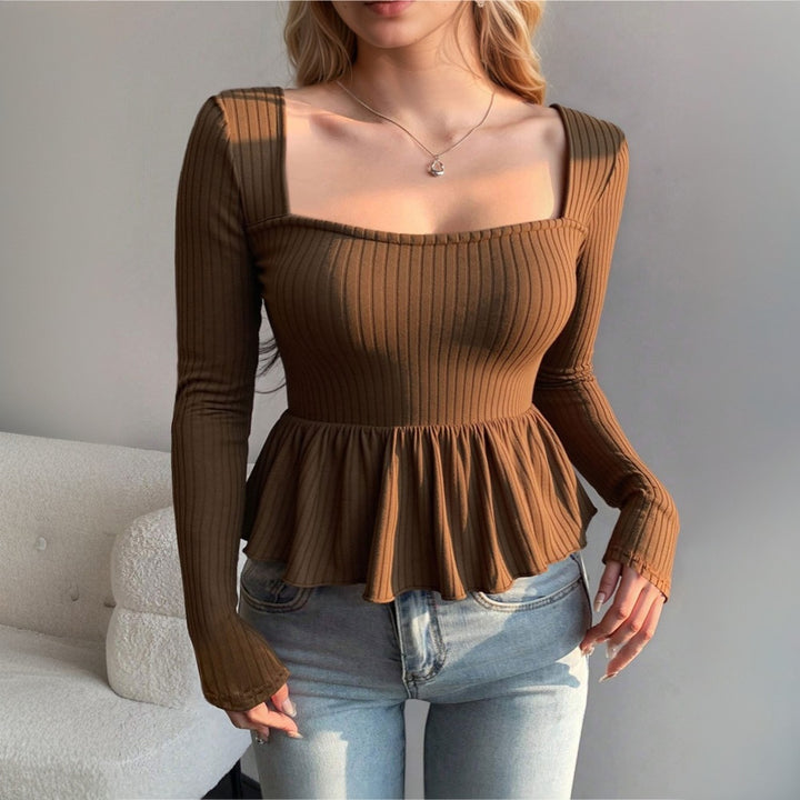 Haut femme avec ourlet à volants flatteur et décolleté carré tendance Chic & Stil