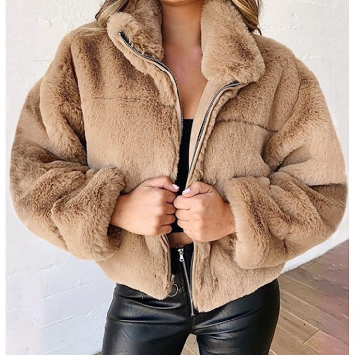 Women’s short-cut cuddly fleece quilted jacket with stand-up collar and zipper Amarae