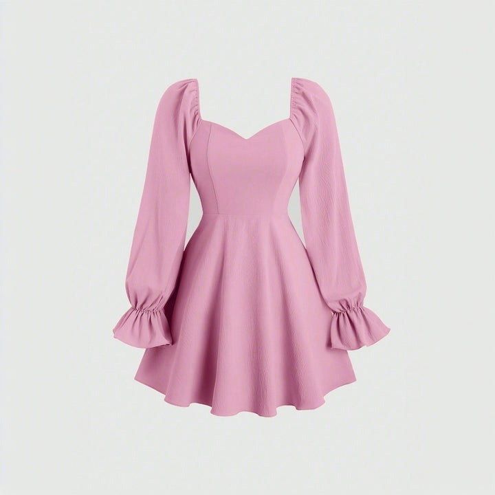 Robe mini femme avec manches bouffantes et décolleté en cœur chic Chic & Stil