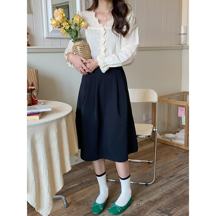 Women's blouse with lace trim and button details Chic & Stil