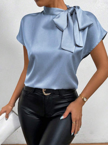 Amarae | Satinbluse Kurzarm Hoher Kragen mit Schleife Eleganter Entspannter Schnitt
