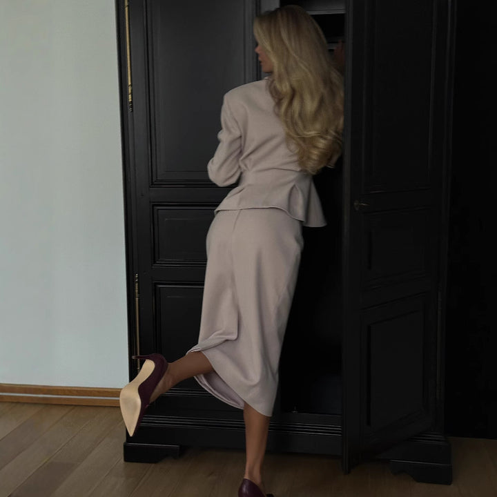 Ladies two-piece tailored business suit with blazer and pencil skirt Amarae