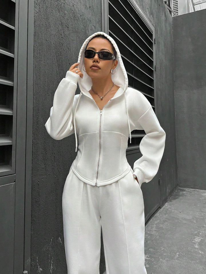 Ladies trendy zip hoodie with fitted cut Lune London