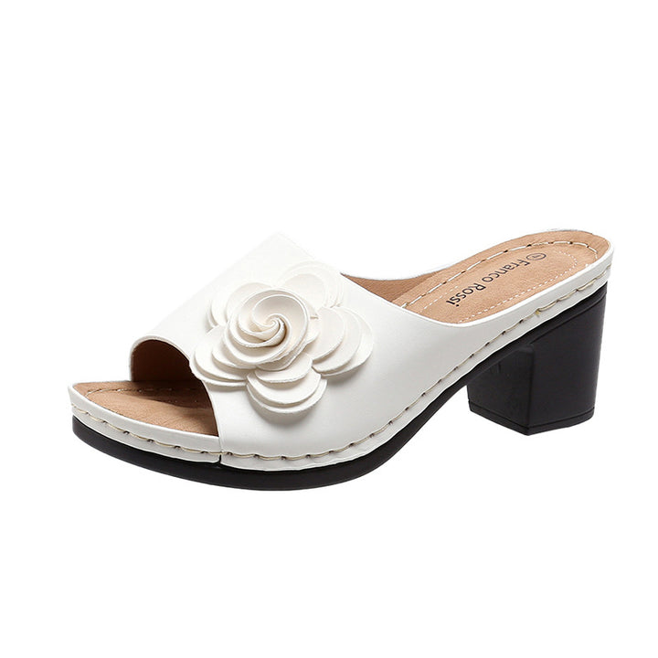Comfortable sandals for women with chic flower design