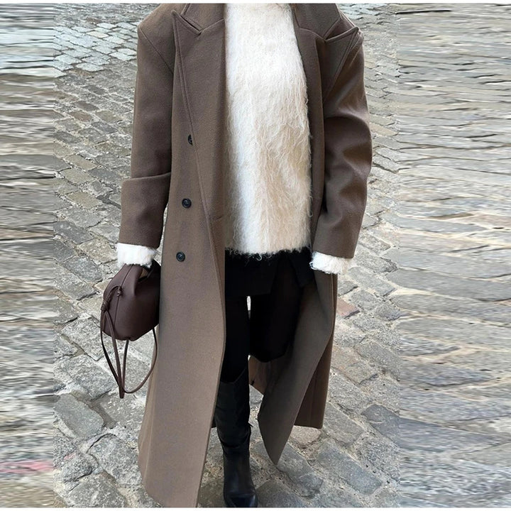 Elegant long double-breasted man Chic und Style