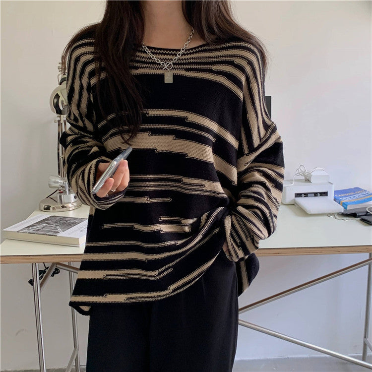 Pull en tricot pour femmes avec un élégant motif rayé et une coupe décontractée Lune London