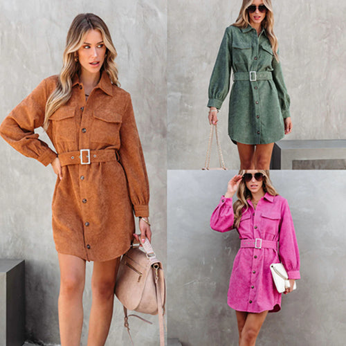 Robe en velours pour femmes avec ceinture à la taille et poches poitrine Chic & Stil