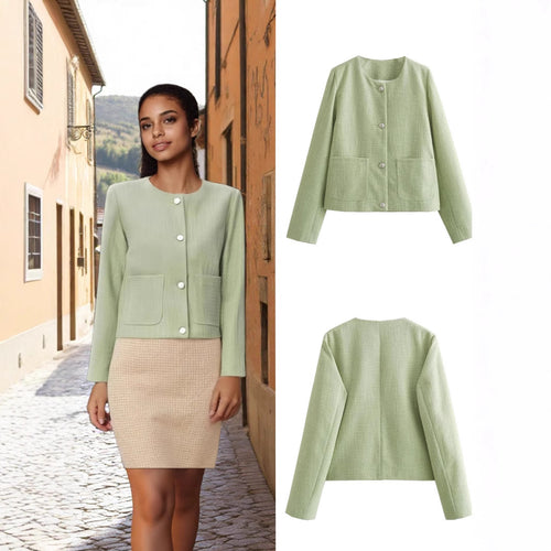 Amarae short fashionable jacket for women in textured fabric with practical pockets