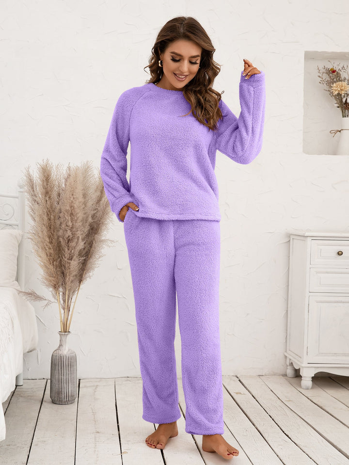 Women Cozy Fleece Pajama Set with Long Sleeves and Comfortable Pants Lune London