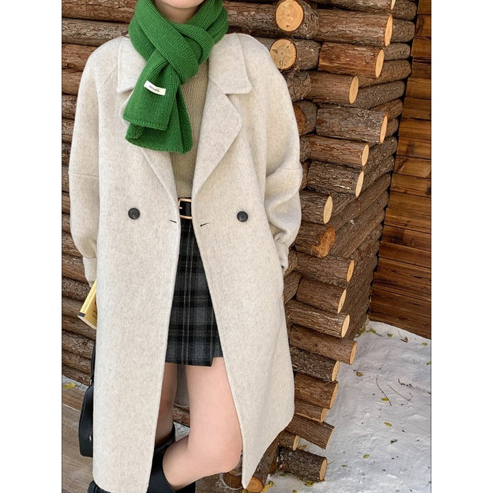 Women's Fashionable Wool Coat with Double Button Closure Chic & Stil