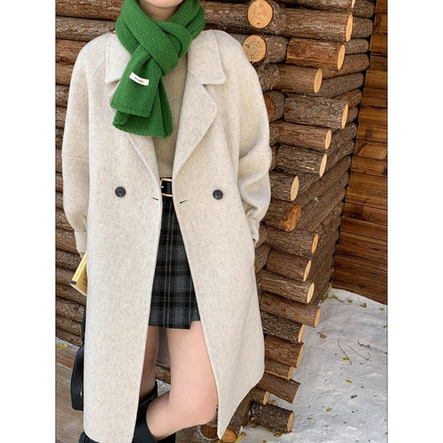 Women's Fashionable Wool Coat with Double Button Closure Chic & Stil