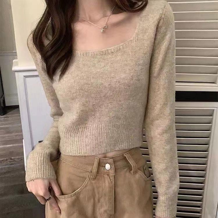 Pull court élégant pour femmes avec encolure carrée et texture à maille fine Chic & Stil