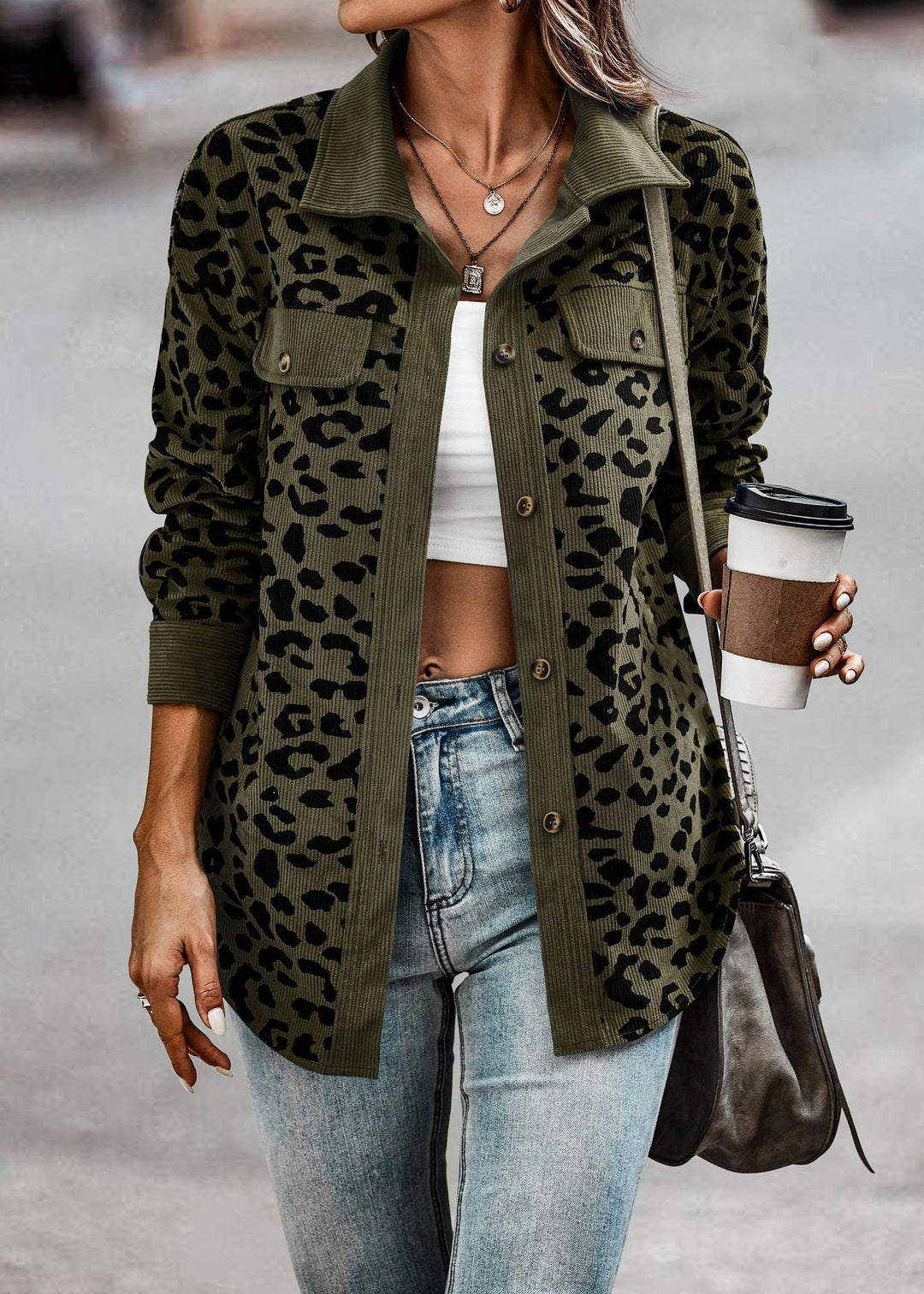 Leisure jacket for women with a textured leopard pattern and practical pockets Lune London
